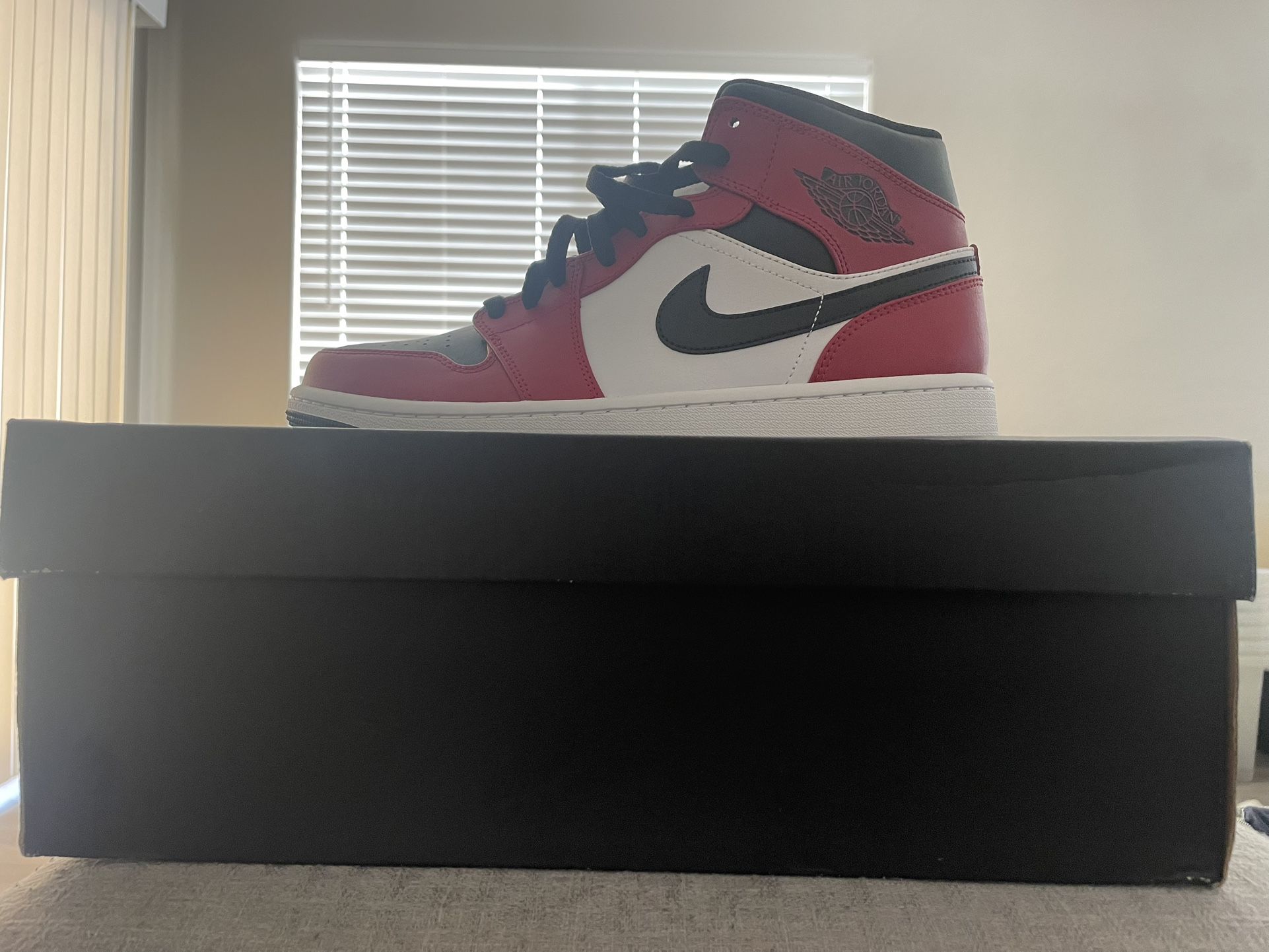 Shoes Air Jordan 1 MID
