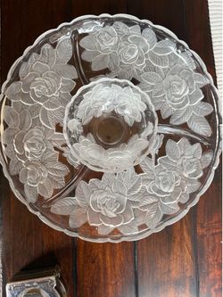Sectioned serving platter