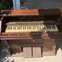 1800s Pump Organ 