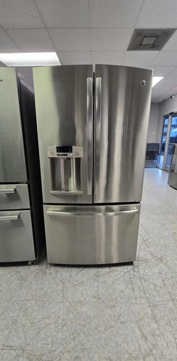 GE French Door Fridge – Stainless w/ Ice & Water