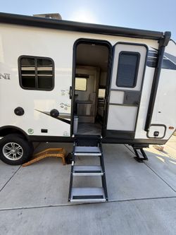 PALOMINI Trailer
