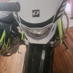 250cc Trail Dirtbike With Matching Helmet 