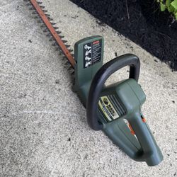 Black & Decker 16” Electric Edger in good shape! 