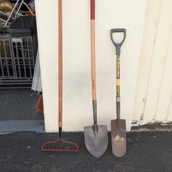 True Temper Rack, Shovel & Structron Shovel. Selling All 3 As A Set $30