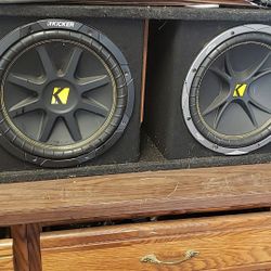 Kicker speakers And Amplifier 