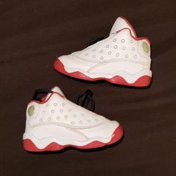 Kids Nike air Jordan 13  “History of flights” Size 6C  Very good condition no flaws  Asking $29 or best offer