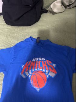 New York knicks Champions shirt. (S)
