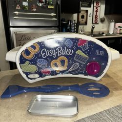 Easy-Bake Ultimate Oven Creative Baking Toy 