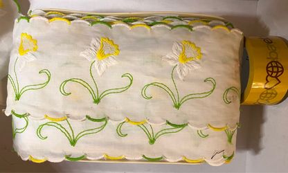 Vintage 70s Wrights daffodil sewing  trim 20 yards