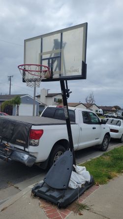 Spalding full size adjustable height outdoor basketball hoop