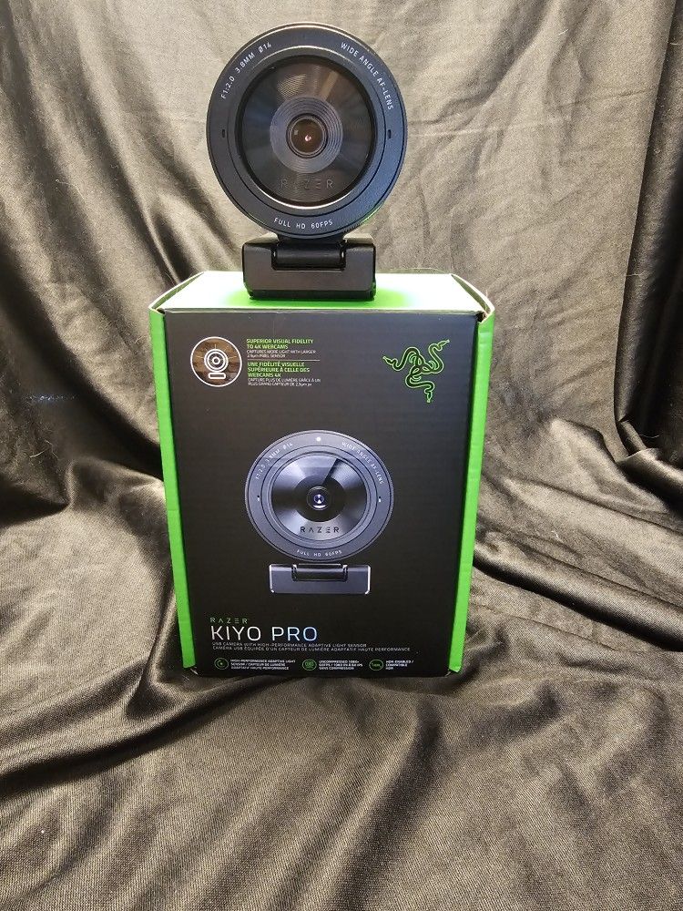 Razer Kiyo Pro 1080p Webcam – Like New, Perfect for Streaming & Meetings!