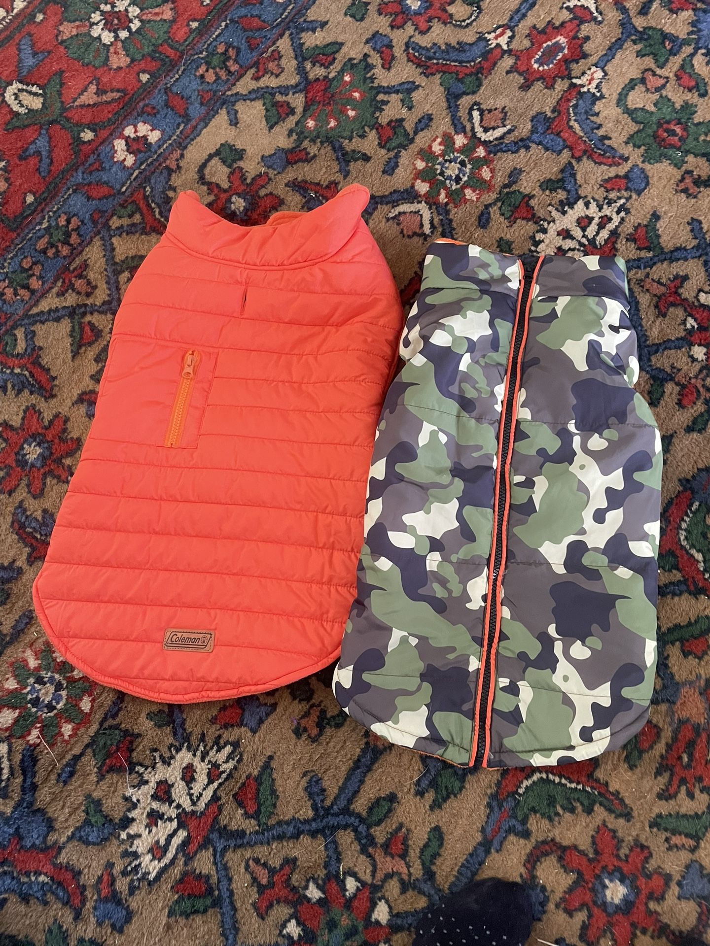 Dog Coats / Dog Sweaters 