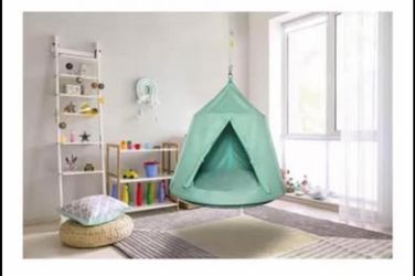 Hanging Hideout