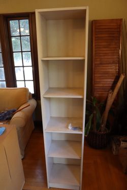 Tall White Bookcase – 5 Shelves, Compact and Functional