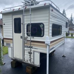1987 Lance Lite Camper. 