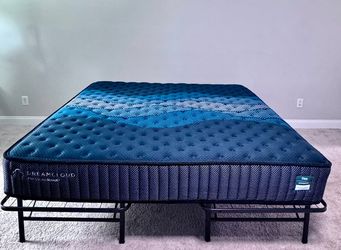 DreamCloud PressureSmart, King, Like New, Delivery Available