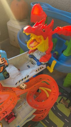 Hot wheels track