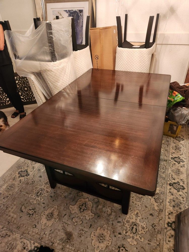 Dinnin Table
