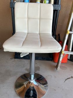 Vanity chair