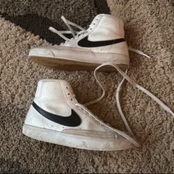 Nike Blazer Mid ’77 Vintage Sneakers Leather Shoes Size 6y