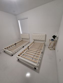 Two Beds-Camas
