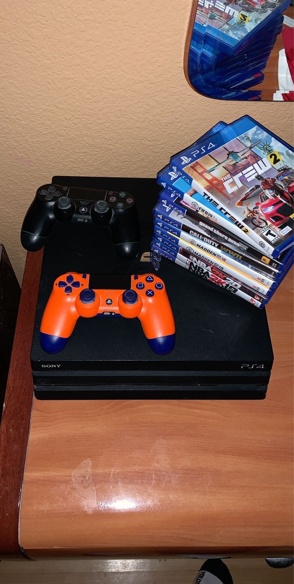 PS4 PRO REFECT CONDITION