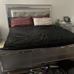 Cal king Bed Set