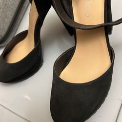 Black Heels 6.5