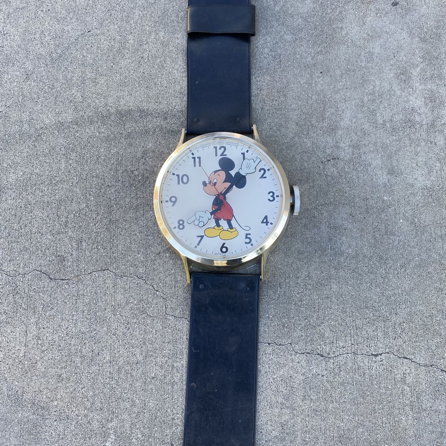 Vintage Disney Mickey Mouse 39' Wall Clock Made In USA for Sale in