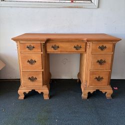 Classic Desk/Bureau