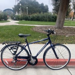 Schwinn World Avenue 1 Hybrid Bike 