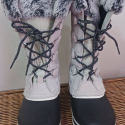Women Snow Boots Size 6