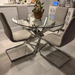 Glass Round Table  With 4 Chairs