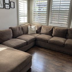 4 Pcs. Feathered In Brown Sectional 