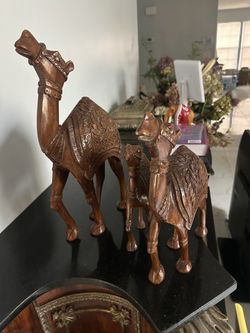 3 Camels 