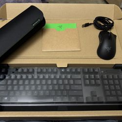 Razer Keyboard Full Size/Mouse Wired/MousePad