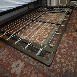 Charles P. Rogers Twin Pop Up Trundle Bed (Optional Sealy Mattress)