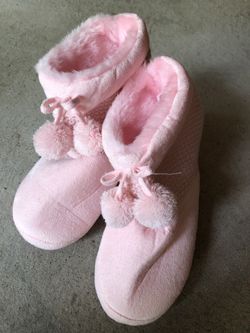 Slippers Size S (6-7)