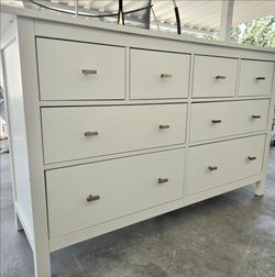 Very nice dresser.