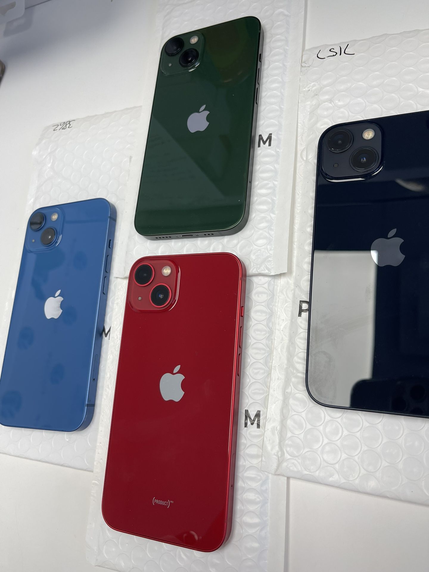 iPhone 13 Unlocked With Warranty 128Gb Like New !