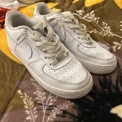 Size 7y Air forces