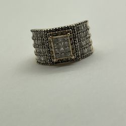 RING 10KT YELLOW GOLD, SIZE 8, 1.36ctw NATURAL DIAMOND, 6.9 GRAMS 