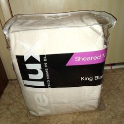 Very Nice 🆕 In Package With Tags Vellux King Size Sheared Mink Blanket!