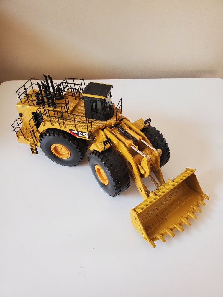 CAT 994F Front Wheel Loader — 1:50 Scale for Sale in Plainfield
