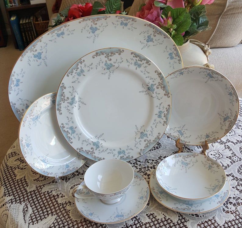 Service for 8 Imperial China Seville