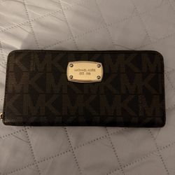 Michael Kors Women’s wallet