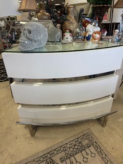 Modern White Bar