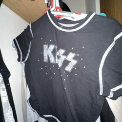 kiss shirt w rhinestones. 