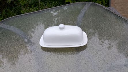Butter dish