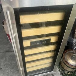 wine cooler / mini fridge 